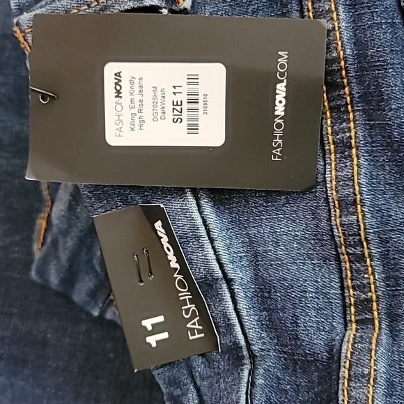 Fashion Nova Killing 'Em Kindly High Rise Dark Blue Wash Jeans, Size 11 Juniors - Picture 3 of 7